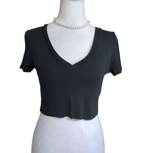 Heart & Hips  affordable luxury Classic Black V-Neck Women's Top size M